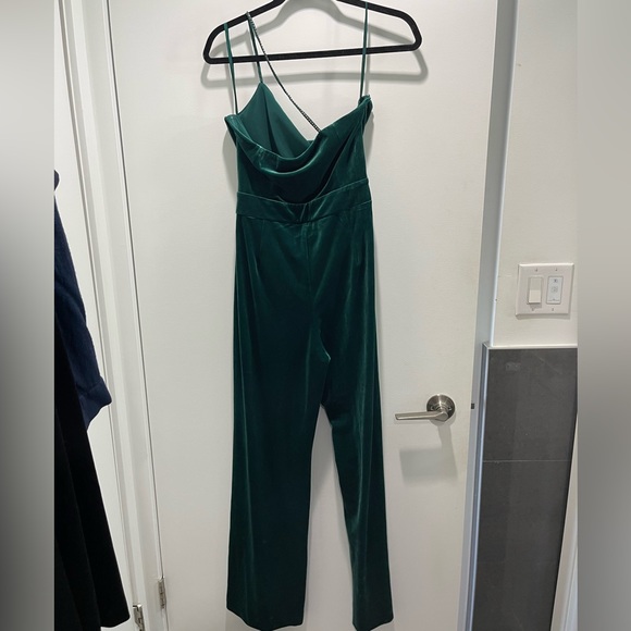 White House Black Market Green Velvet Jumpsuit - Size 6 - Picture 3 of 4